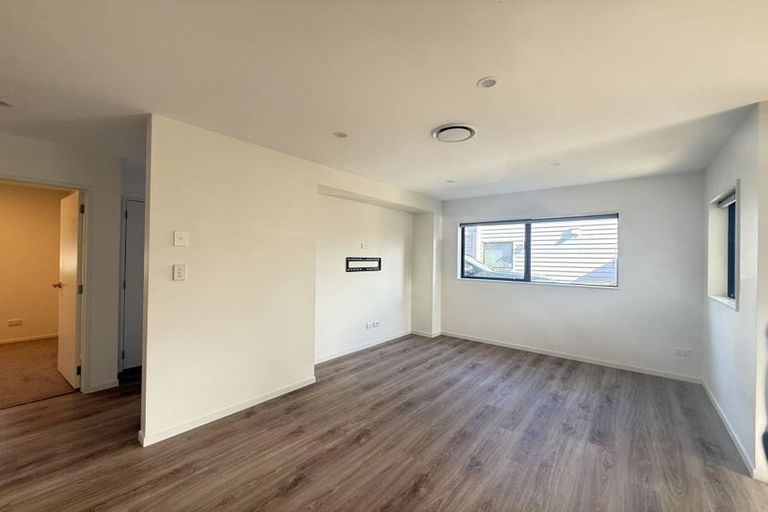 Photo of property in 30c Durham Street, Te Atatu Peninsula, Auckland, 0610