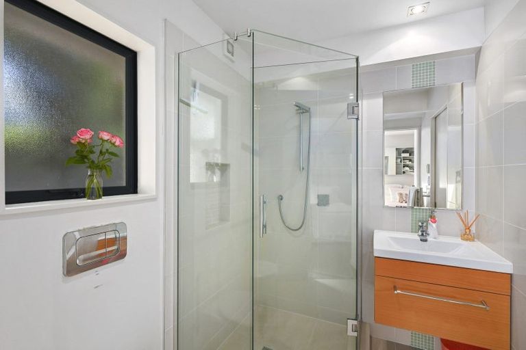 Photo of property in 1/8 The Esplanade, Campbells Bay, Auckland, 0630