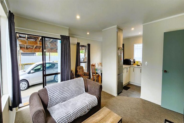 Photo of property in 12 Redwood Drive, Waipukurau, 4200