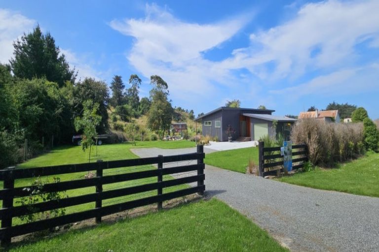 Photo of property in 14 Chelmsford Street, Hampden, 9410