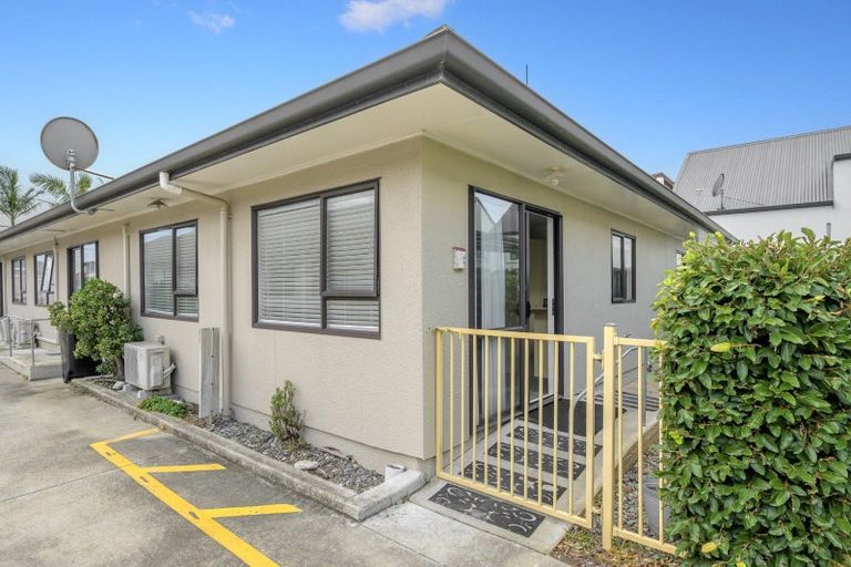 Photo of property in 8e Heath Street, Mount Maunganui, 3116