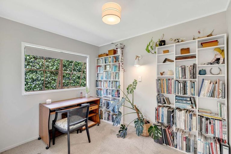 Photo of property in 91 Awaroa Road, Helensville, 0800