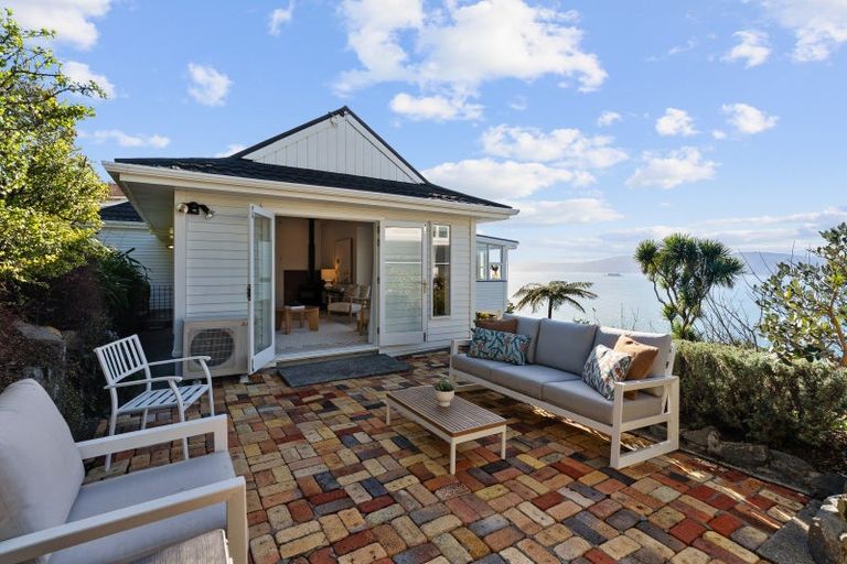 Photo of property in 66 Seatoun Heights Road, Seatoun, Wellington, 6022