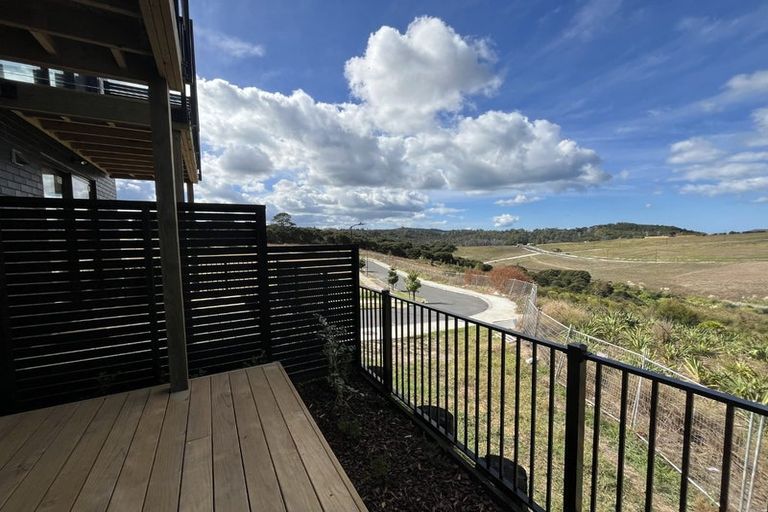 Photo of property in 2/23 Makomako Drive, Orewa, 0931