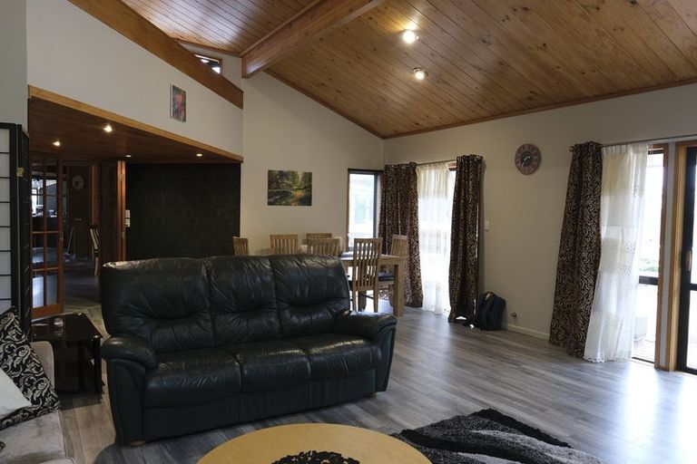 Photo of property in 1/74 Waiau Street, Torbay, Auckland, 0630