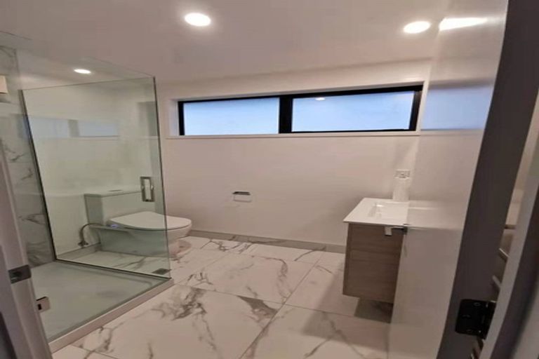 Photo of property in 4/241 Lincoln Road, Addington, Christchurch, 8024