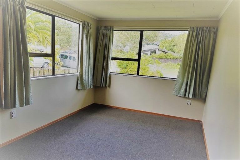 Photo of property in 37 Postgate Drive, Whitby, Porirua, 5024