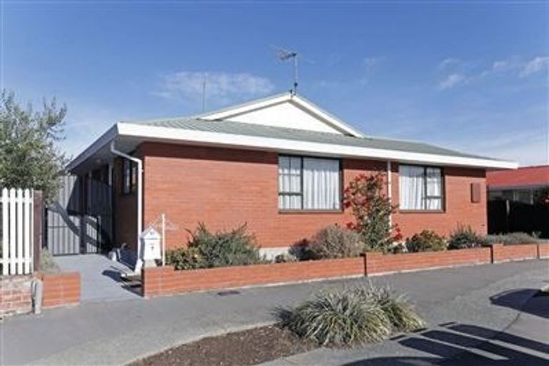 Photo of property in 1/7 Peverel Street, Riccarton, Christchurch, 8011