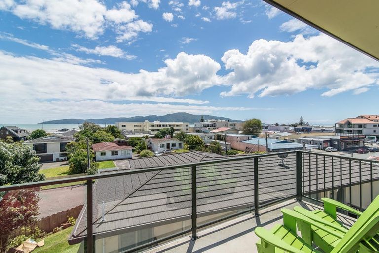 Photo of property in 49 Seaview Road, Paraparaumu Beach, Paraparaumu, 5032
