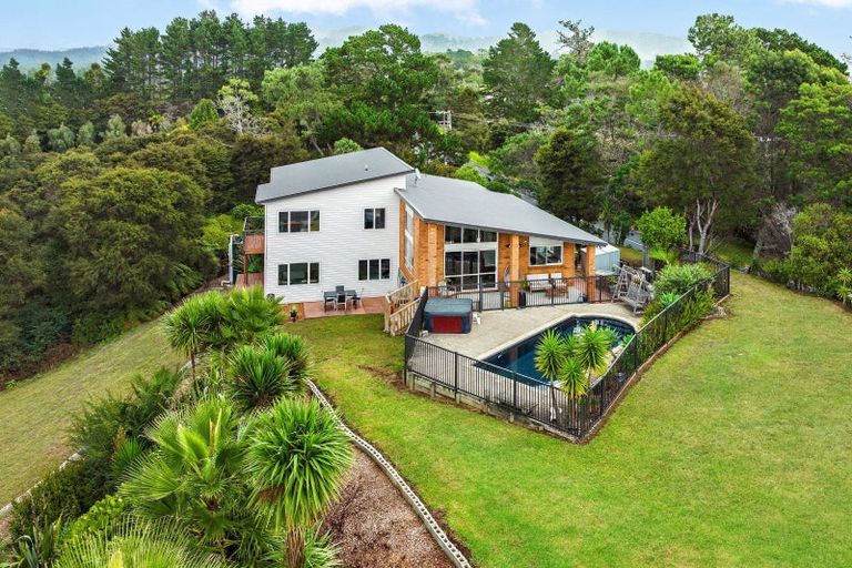 Photo of property in 174 Forest Hill Road, Henderson, Auckland, 0612