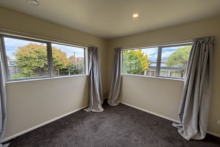 Photo of property in 2 Wildwood Avenue, Wainoni, Christchurch, 8061