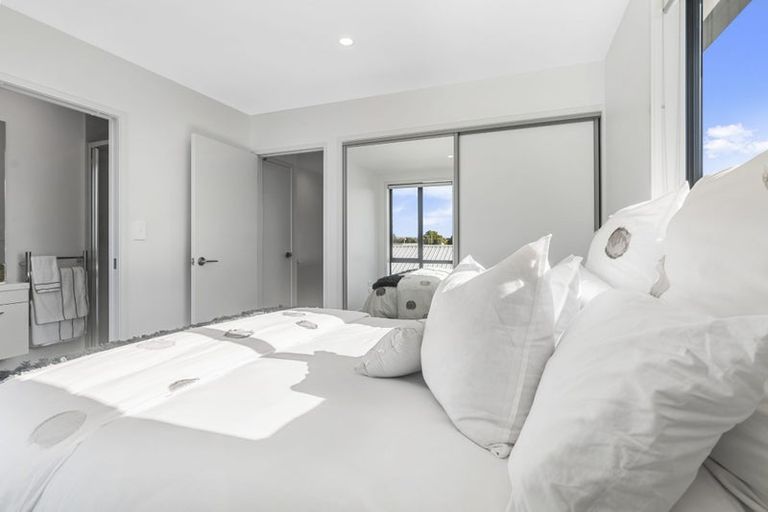 Photo of property in 12f Greenock Road, Ranui, Auckland, 0612