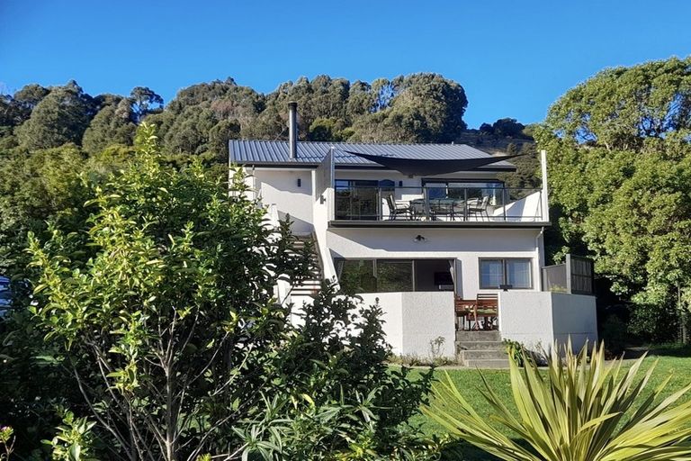 Photo of property in 37 Pawsons Valley Road, Duvauchelle, 7581