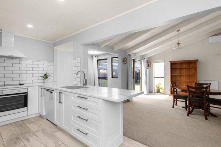 Photo of property in 75a Avondale Road, Taradale, Napier, 4112