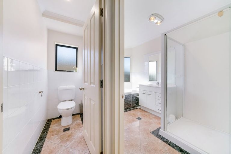 Photo of property in 8 Morewa Place, Takanini, 2112