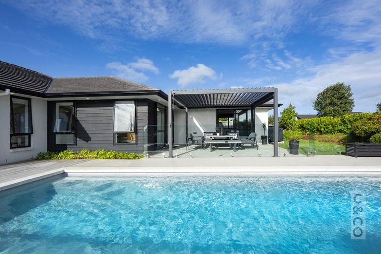 Photo of property in 19 Pohutukawa Parade, Riverhead, 0820