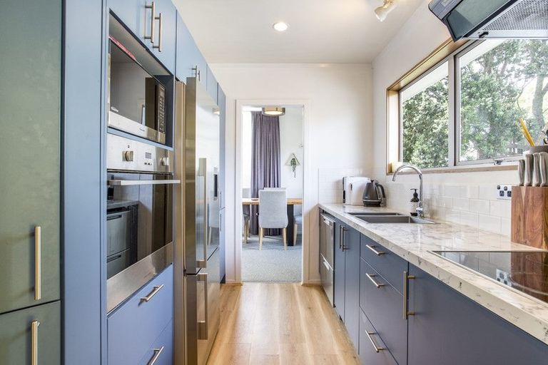 Photo of property in 12 Makiri Street, Helensville, 0800