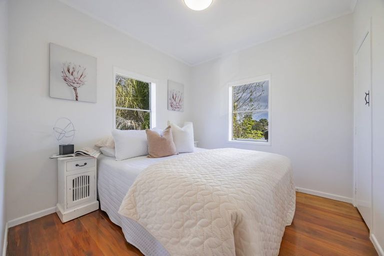 Photo of property in 21 View Road, Glenfield, Auckland, 0627