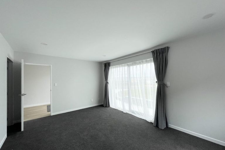 Photo of property in 35 Symes Drive, Red Beach, 0932