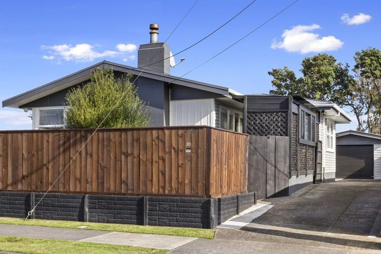Photo of property in 30 Belair Avenue, Blagdon, New Plymouth, 4310