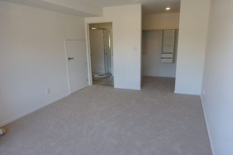 Photo of property in 1d Quincey Place, Massey, Auckland, 0614