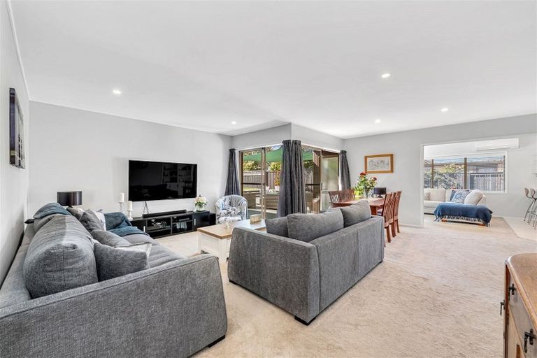 Photo of property in 9 Serrita Avenue, Sunnyhills, Auckland, 2010