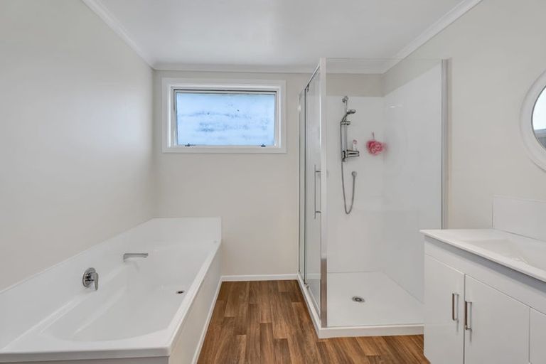 Photo of property in 6 Mahoe Street, Strandon, New Plymouth, 4312