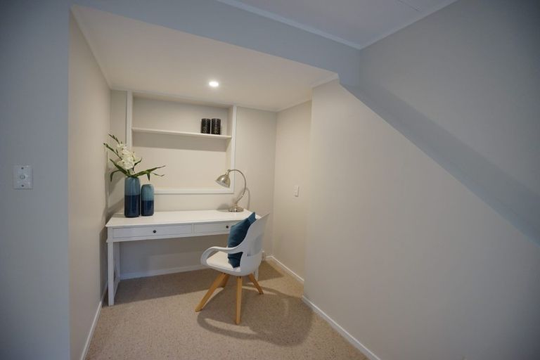 Photo of property in 33 Homewood Place, Chatswood, Auckland, 0626