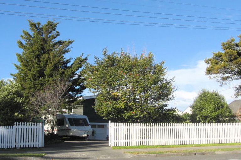 Photo of property in 5 Church Road, Taradale, Napier, 4112