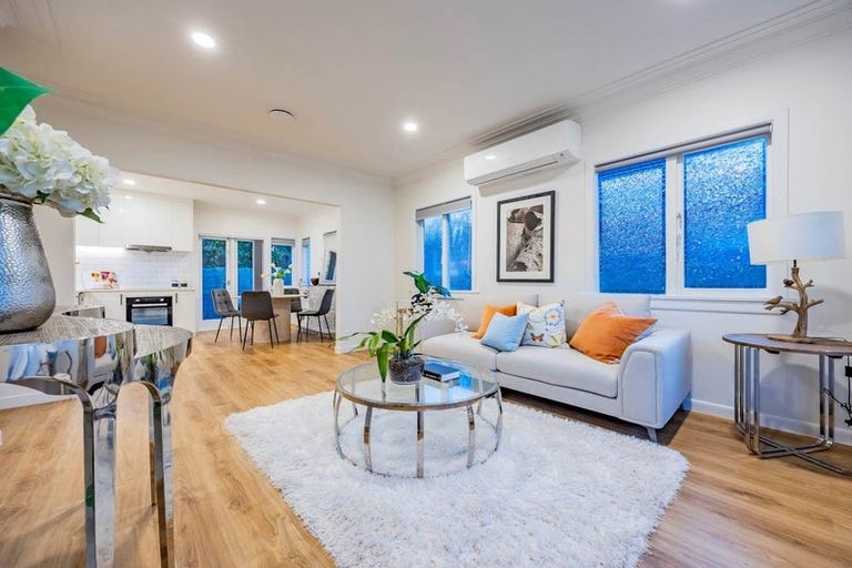 Photo of property in 1/14 Taharoto Road, Takapuna, Auckland, 0622