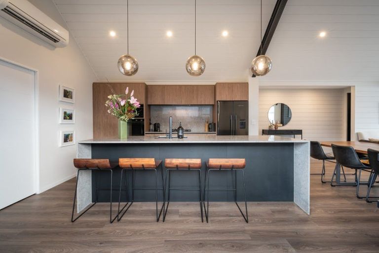 Photo of property in 60 Farrant Drive, Wanaka, 9305