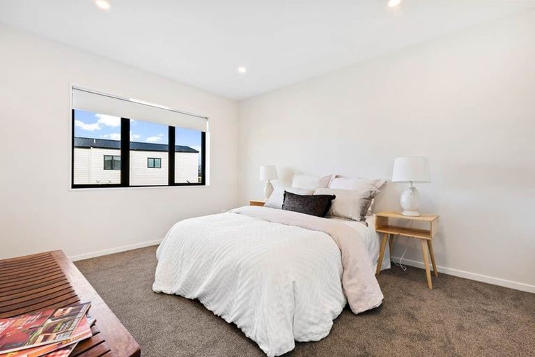 Photo of property in 30 Auranga Drive, Karaka, 2113