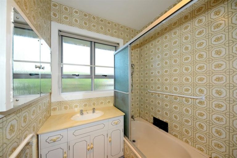 Photo of property in 22 Shands Road, Hornby, Christchurch, 8042