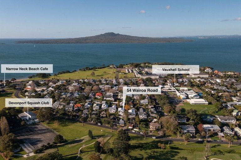 Photo of property in 54 Wairoa Road, Narrow Neck, Auckland, 0624