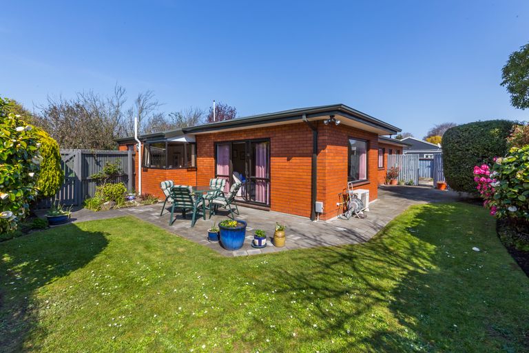 Photo of property in 110 Selwyn Street, Somerfield, Christchurch, 8024