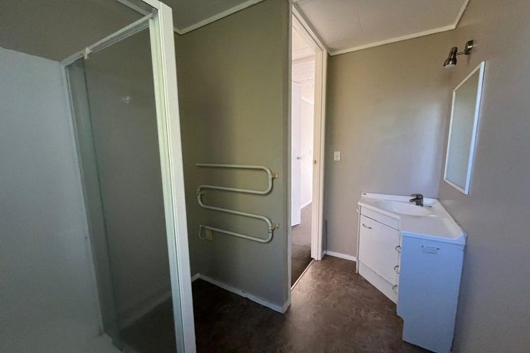 Photo of property in 70 Racecourse Road, Waiuku, 2123