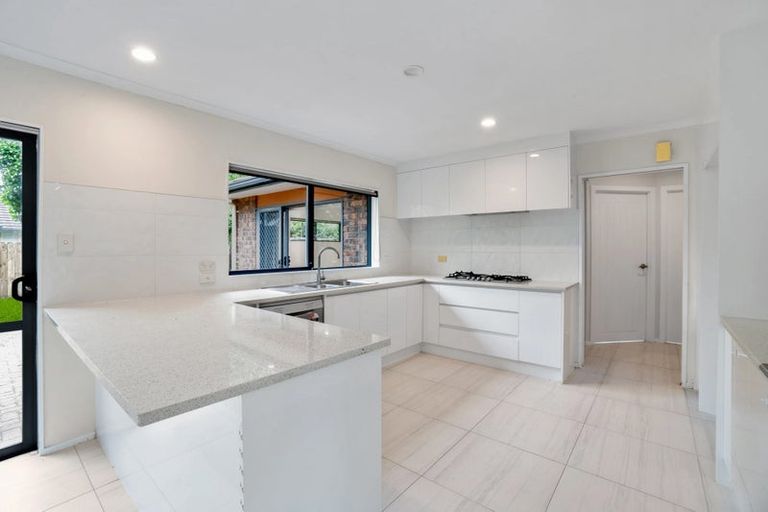 Photo of property in 58 Wattle Farm Road, Wattle Downs, Auckland, 2103