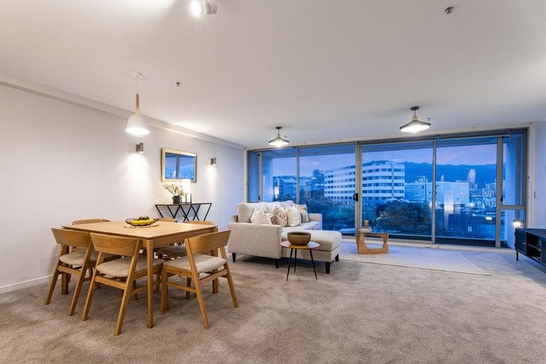 Photo of property in Aqua, 6/74 Oriental Parade, Oriental Bay, Wellington, 6011