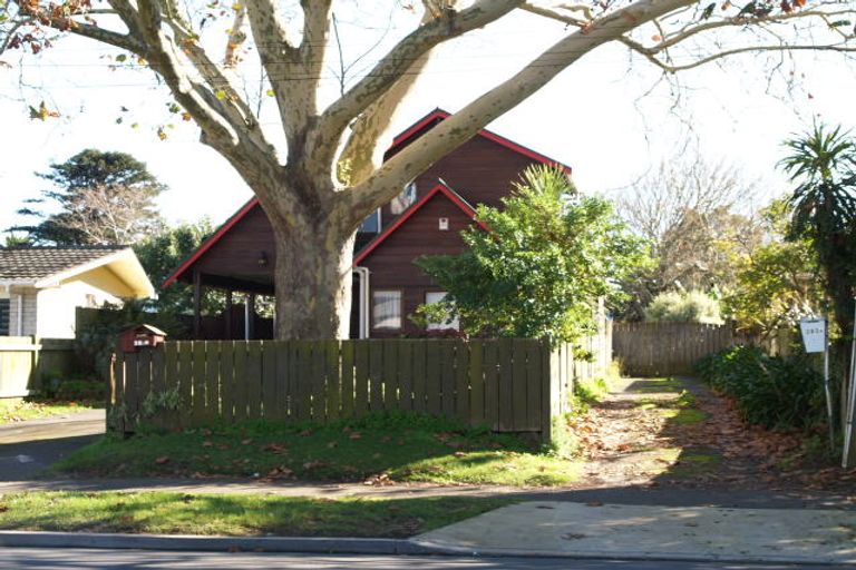 Photo of property in 281 Massey Road, Mangere East, Auckland, 2024