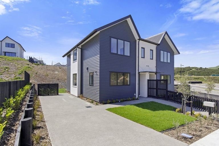 Photo of property in 37 Turtleback Avenue, Whitby, 5024