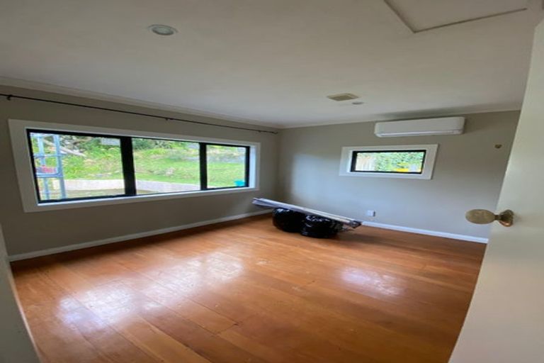 Photo of property in 52 Chamberlain Road, Karori, Wellington, 6012