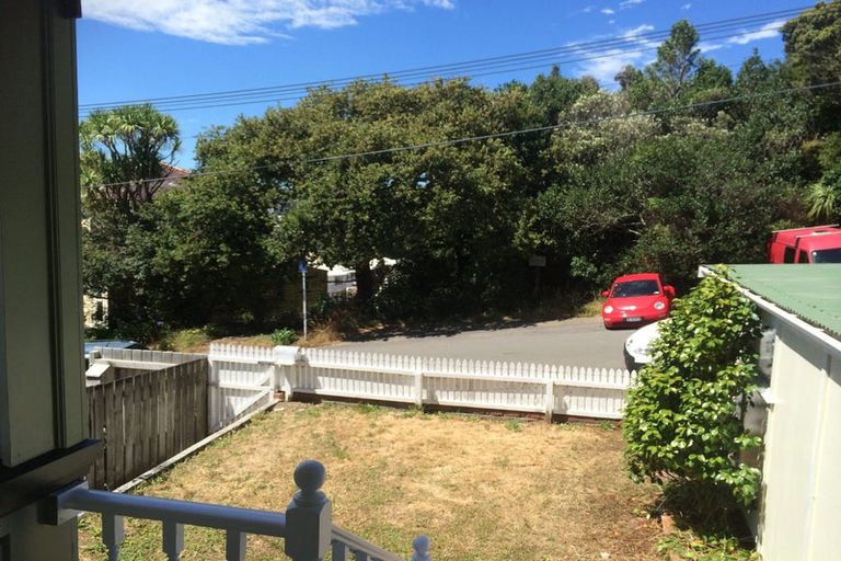 Photo of property in 30 Hargreaves Street, Mount Cook, Wellington, 6021