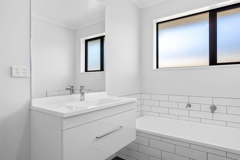 Photo of property in 8 Ellmers Street, Woodend, 7610