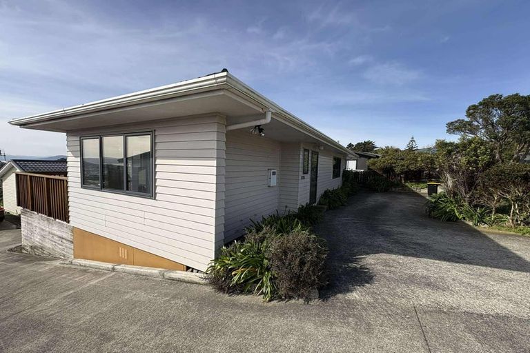 Photo of property in 4 Kekerenga Street, Strathmore Park, Wellington, 6022