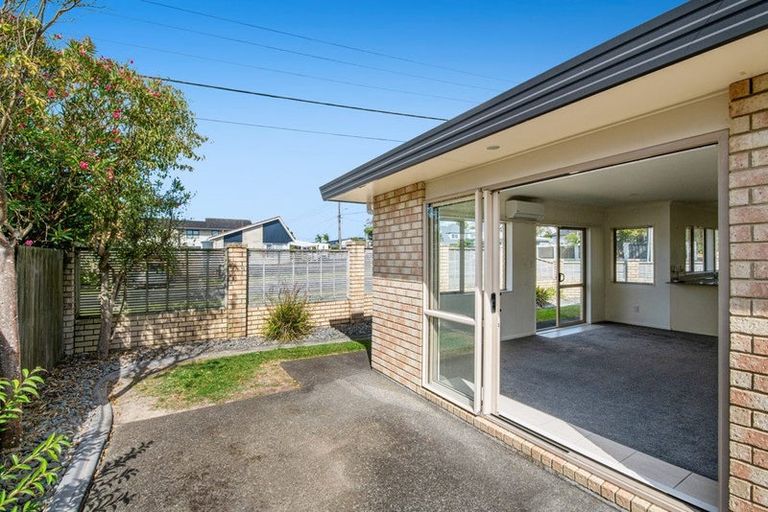 Photo of property in 53 Bay Street, Red Beach, 0932