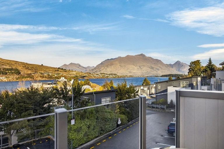 Photo of property in Greenstone Terraces, 8/716 Frankton Road, Queenstown, 9300