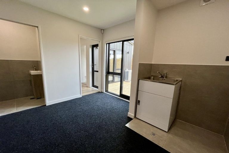 Photo of property in 98c Royal Road, Massey, Auckland, 0614