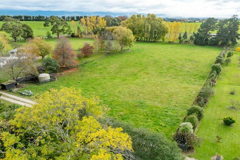 Photo of property in 139 Woodlands Road, Taumata Island, Carterton, 5792