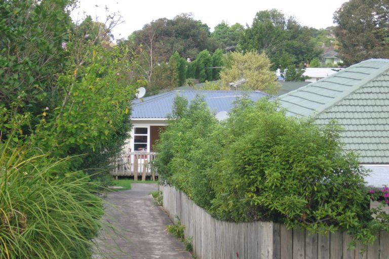 Photo of property in 34 Stottholm Road, Titirangi, Auckland, 0604
