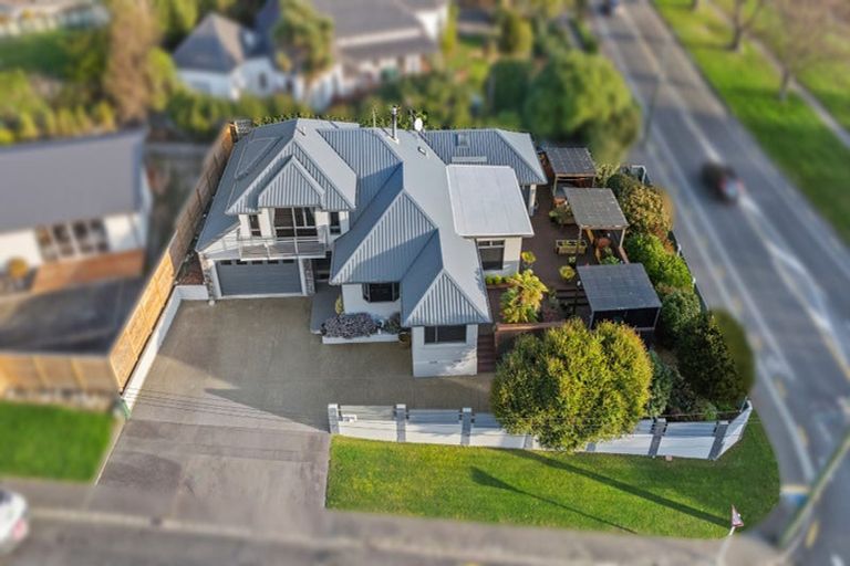 Photo of property in 2 Whaka Terrace, Huntsbury, Christchurch, 8022